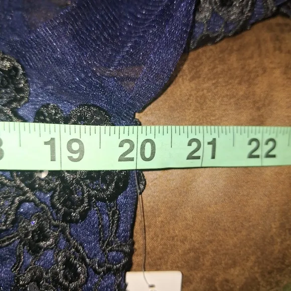 A Decode semi-formal long sleeve midi/maxi blue &amp; black dress in a size 16.NWT