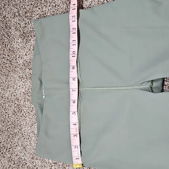Athleta Ultimate Stash Pocket 7&quot; Short Size S Laurel Olive