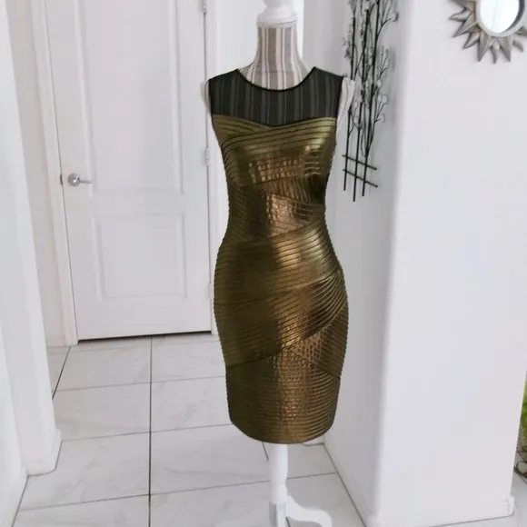 Brand New Calvin Klein Gold Metallic Fitted Sleeveless Party Dress Shimmery 4