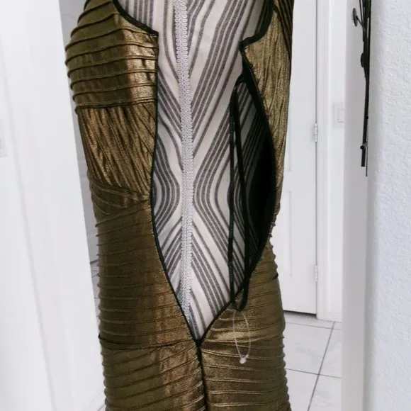 Brand New Calvin Klein Gold Metallic Fitted Sleeveless Party Dress Shimmery 4