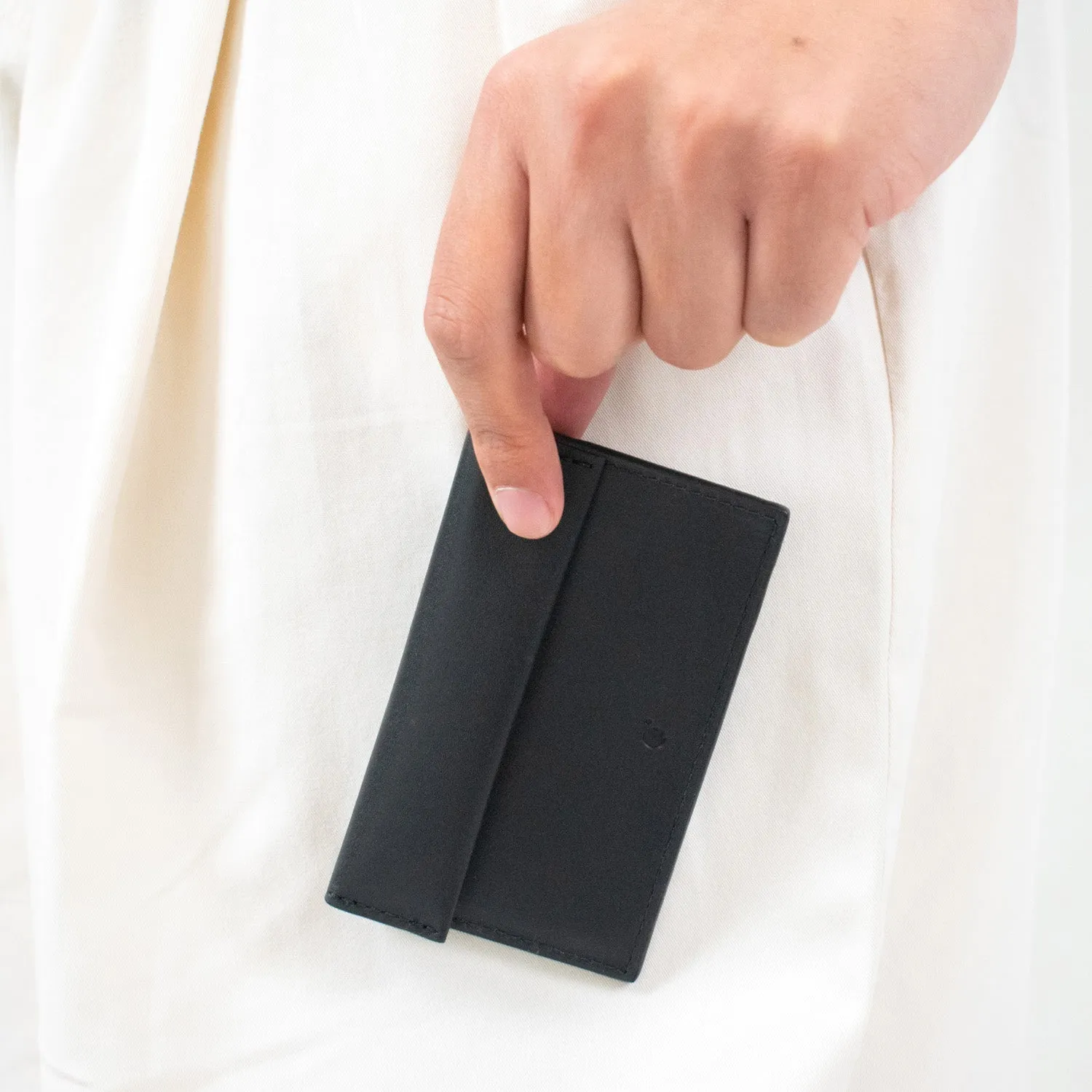 Compact Coin & Card Case in Black