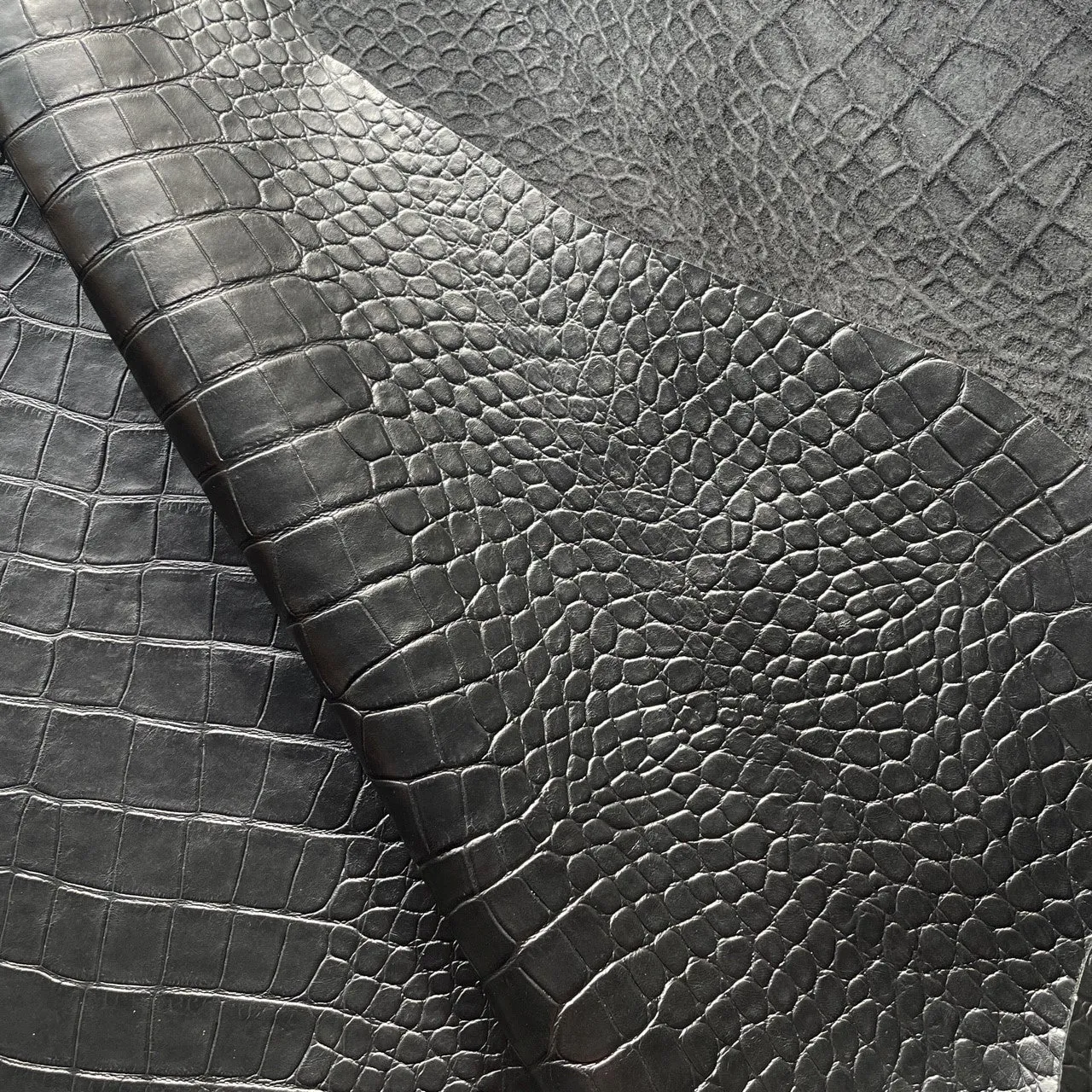 Crocodile Print Calf Skin | Black Matte | 0.8mm | 10-13 sq.ft | from $105 ea.