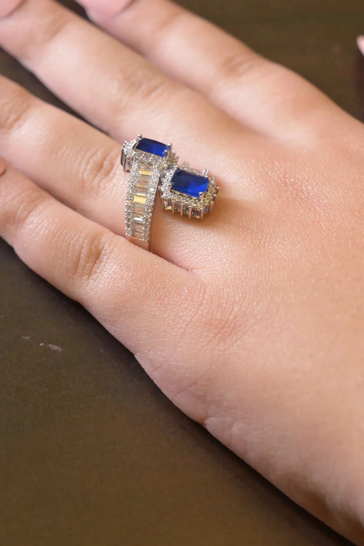 Double Stone Crisscross Band Ring