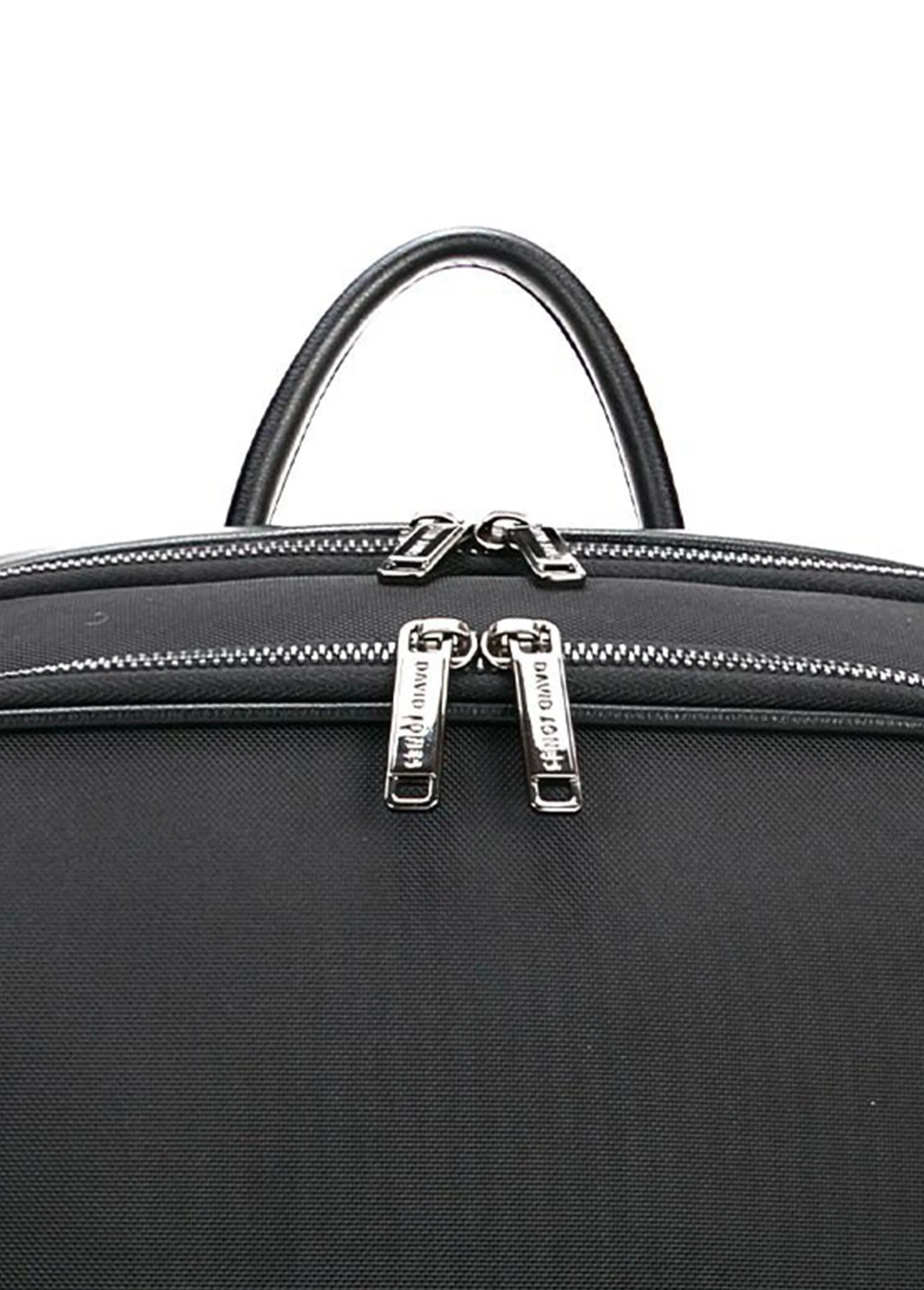 Elegant zipped canvas backpack for men