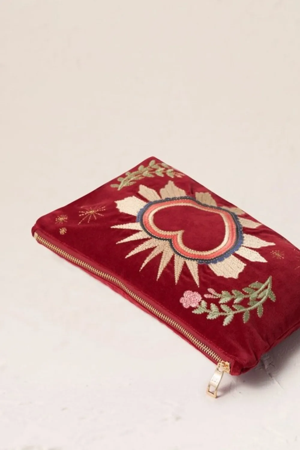 ELIZABETH SCARLETT ENCHANTED HEART VELVET POUCH