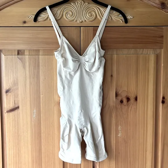 🌟HP🌟SKIMS Seamless Sculpt Low Back Mid Thigh Bodysuit