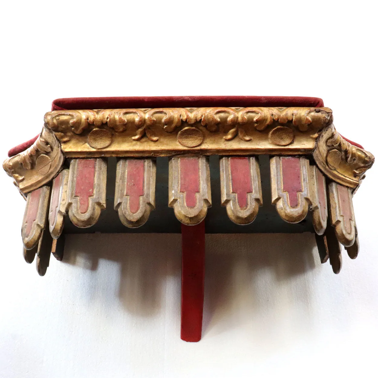 Italian Giltwood and Painted Wall Bracket Display Shelf