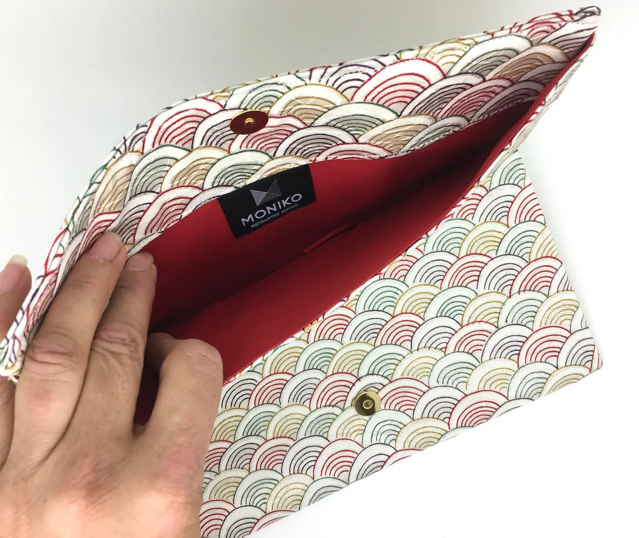 Kuukou Folding Wristlet Clutch 4466E