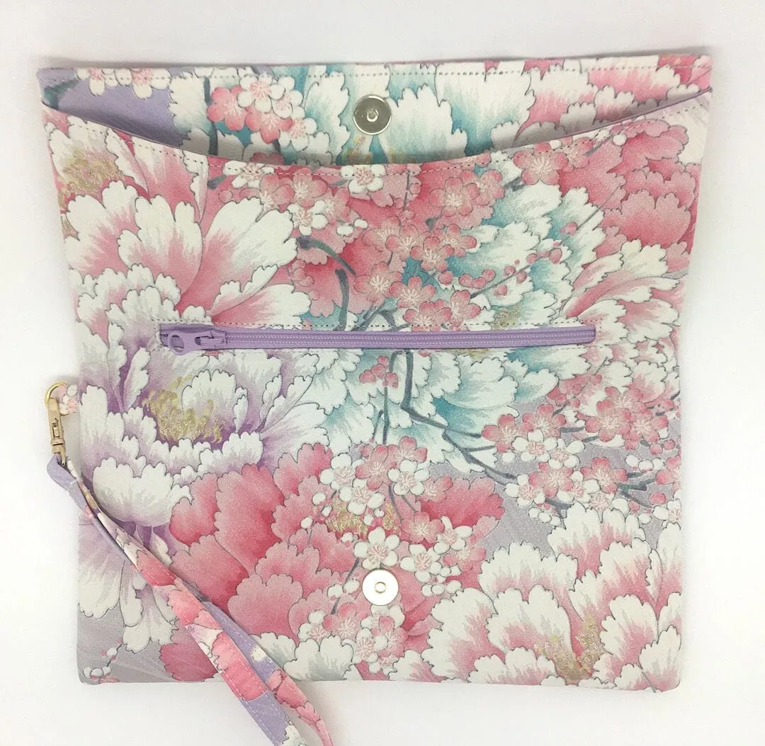 Kuukou Folding Wristlet Clutch 4920T