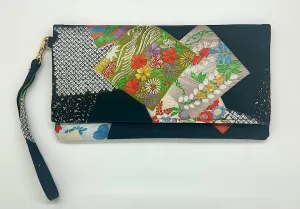 Kuukou Folding Wristlet Clutch 5093G