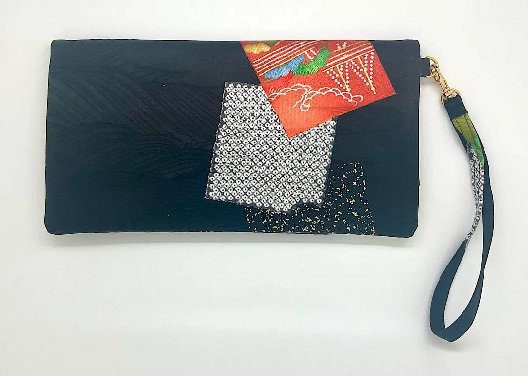 Kuukou Folding Wristlet Clutch 5093G