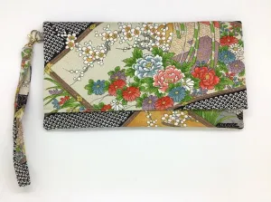 Kuukou Folding Wristlet Clutch 5176G
