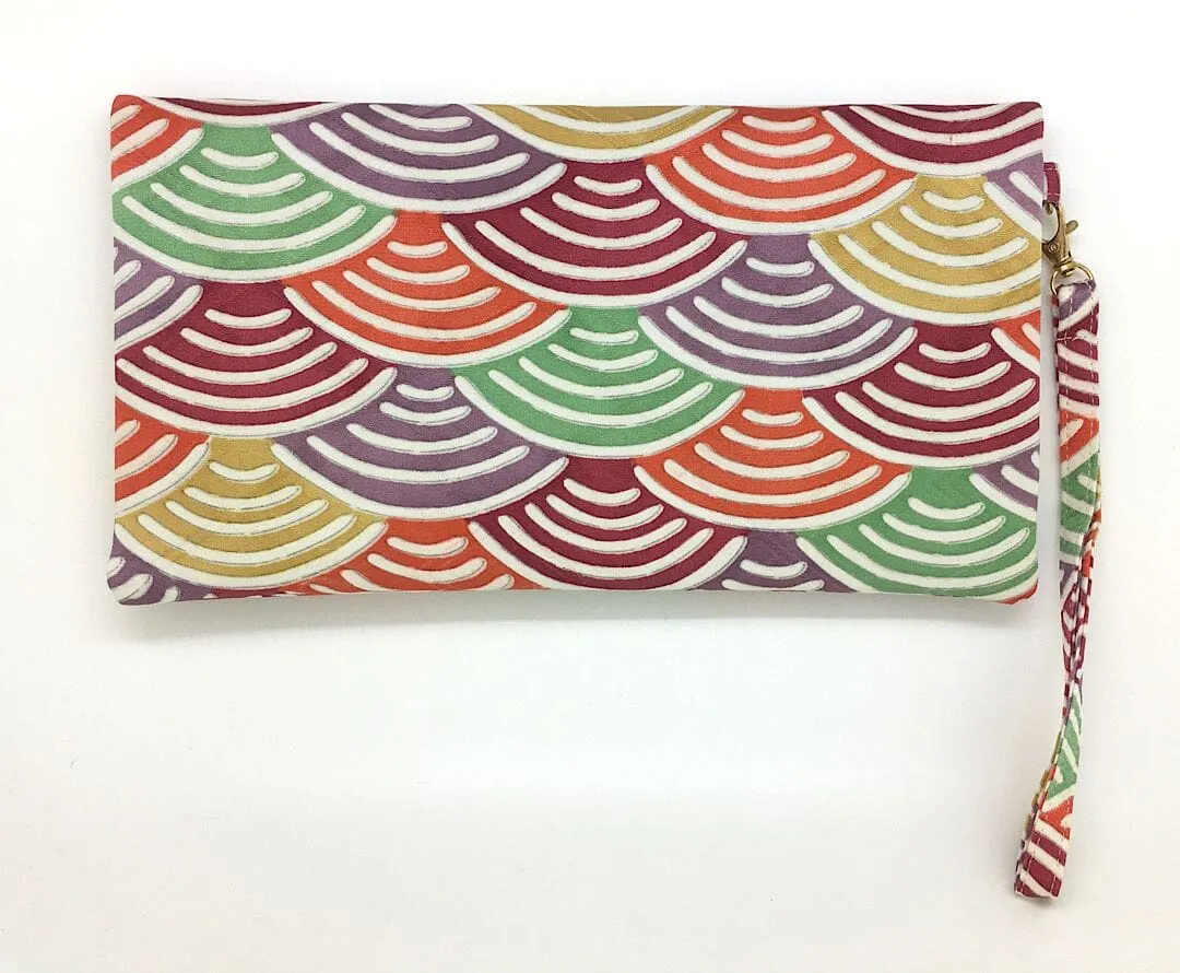 Kuukou Folding Wristlet Clutch 5202A