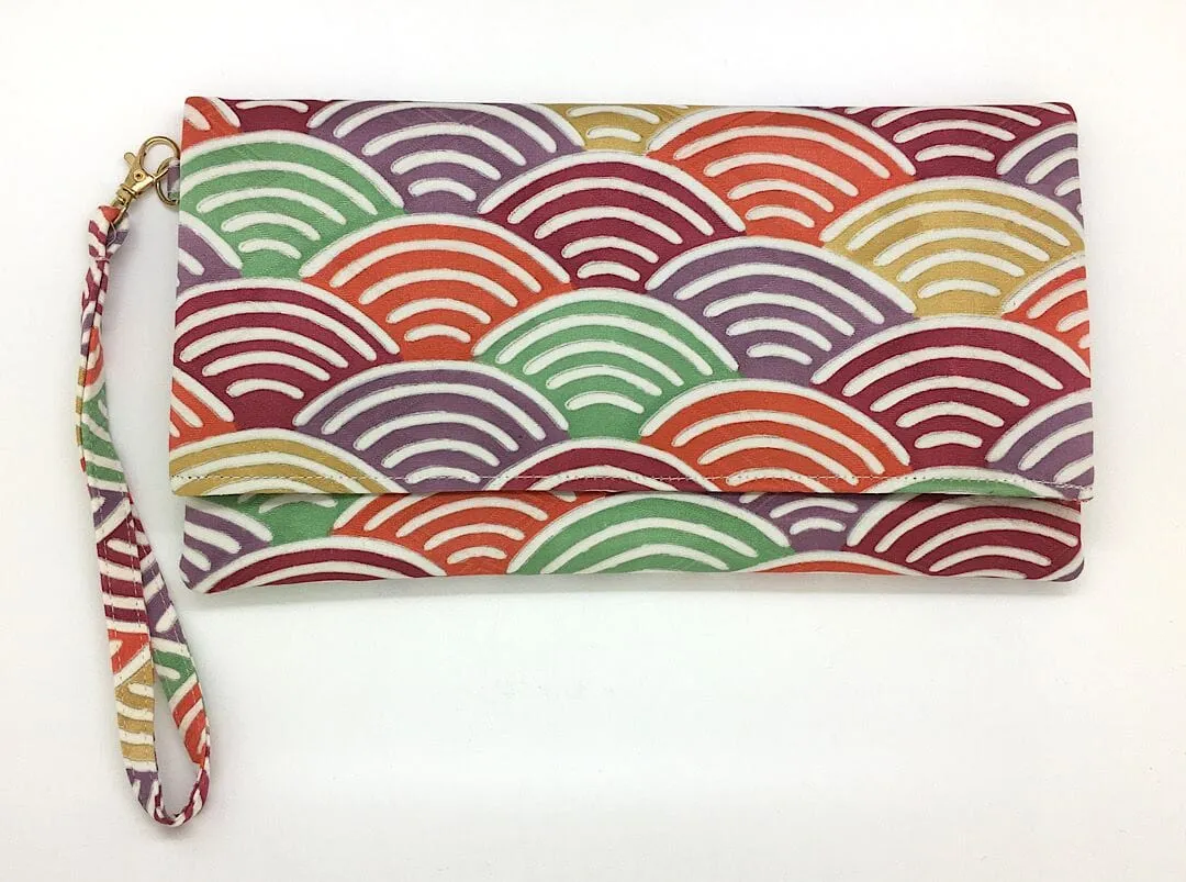 Kuukou Folding Wristlet Clutch 5202A