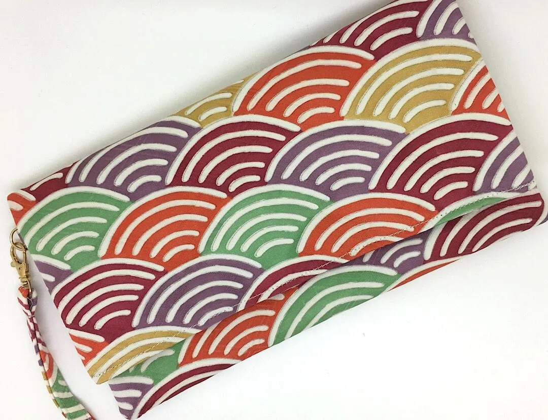 Kuukou Folding Wristlet Clutch 5202A