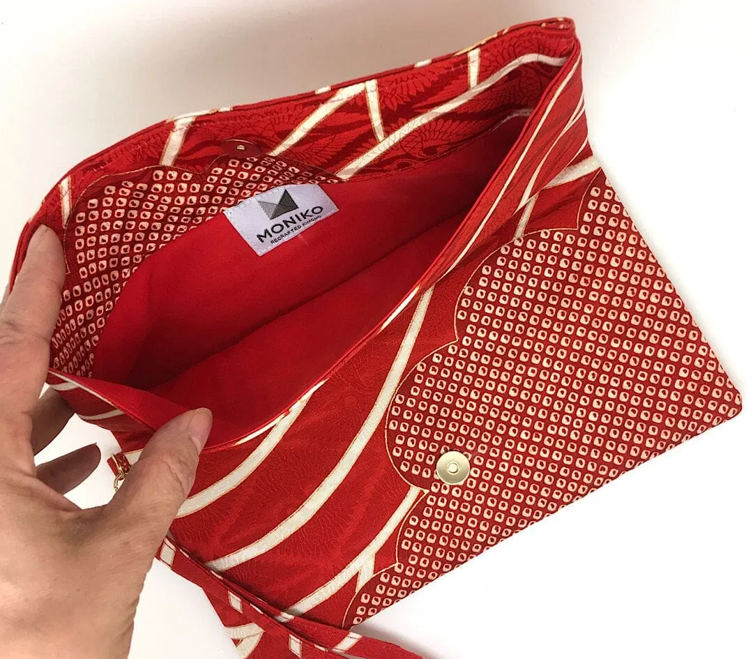 Kuukou Folding Wristlet Clutch 5209)