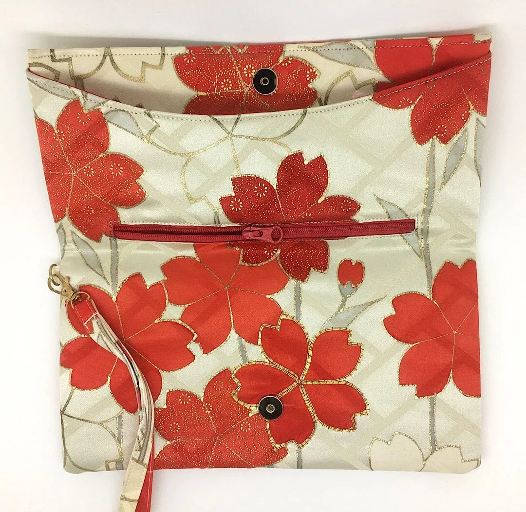 Kuukou Folding Wristlet Clutch 5258C