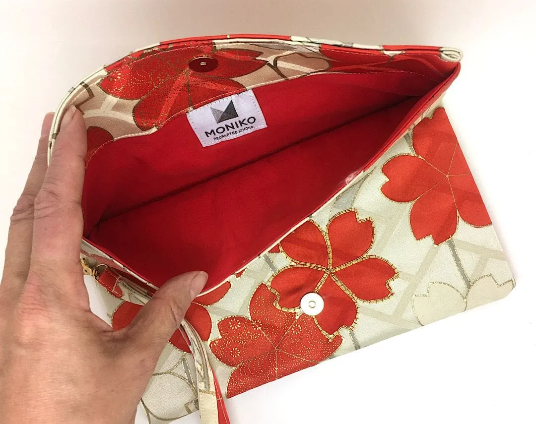 Kuukou Folding Wristlet Clutch 5258C