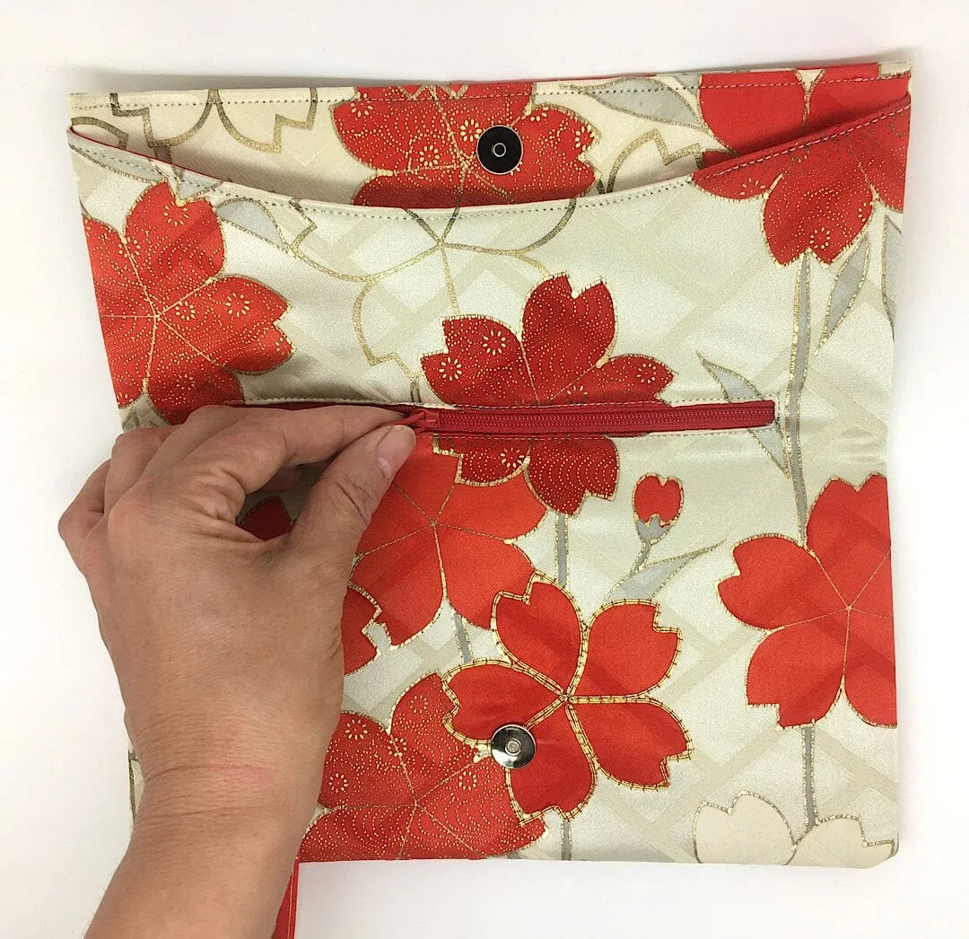Kuukou Folding Wristlet Clutch 5258C
