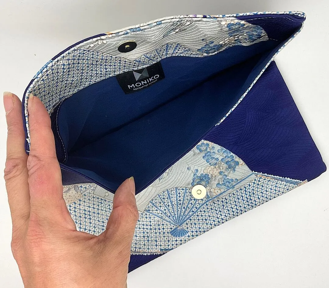 Kuukou Folding Wristlet Clutch 5261A