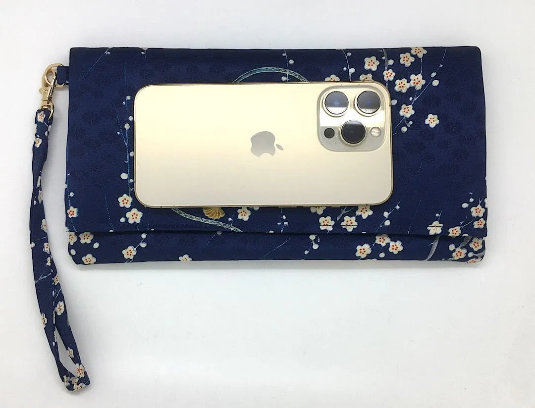 Kuukou Folding Wristlet Clutch 5501J