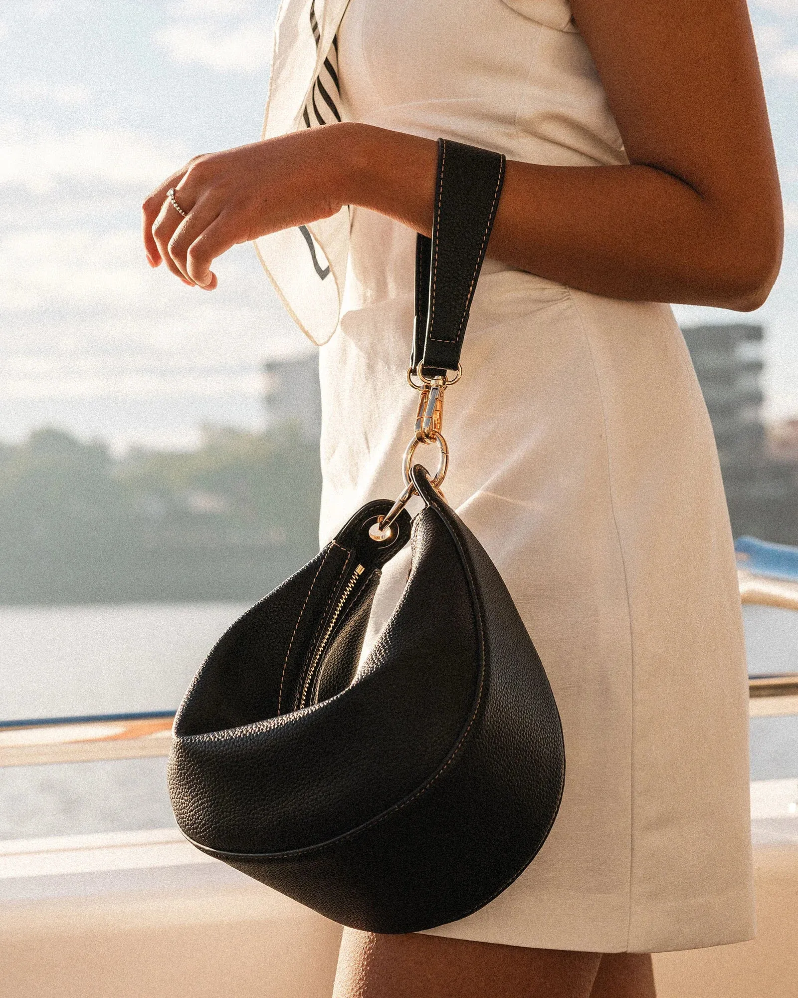 Louenhide - Corfu Black