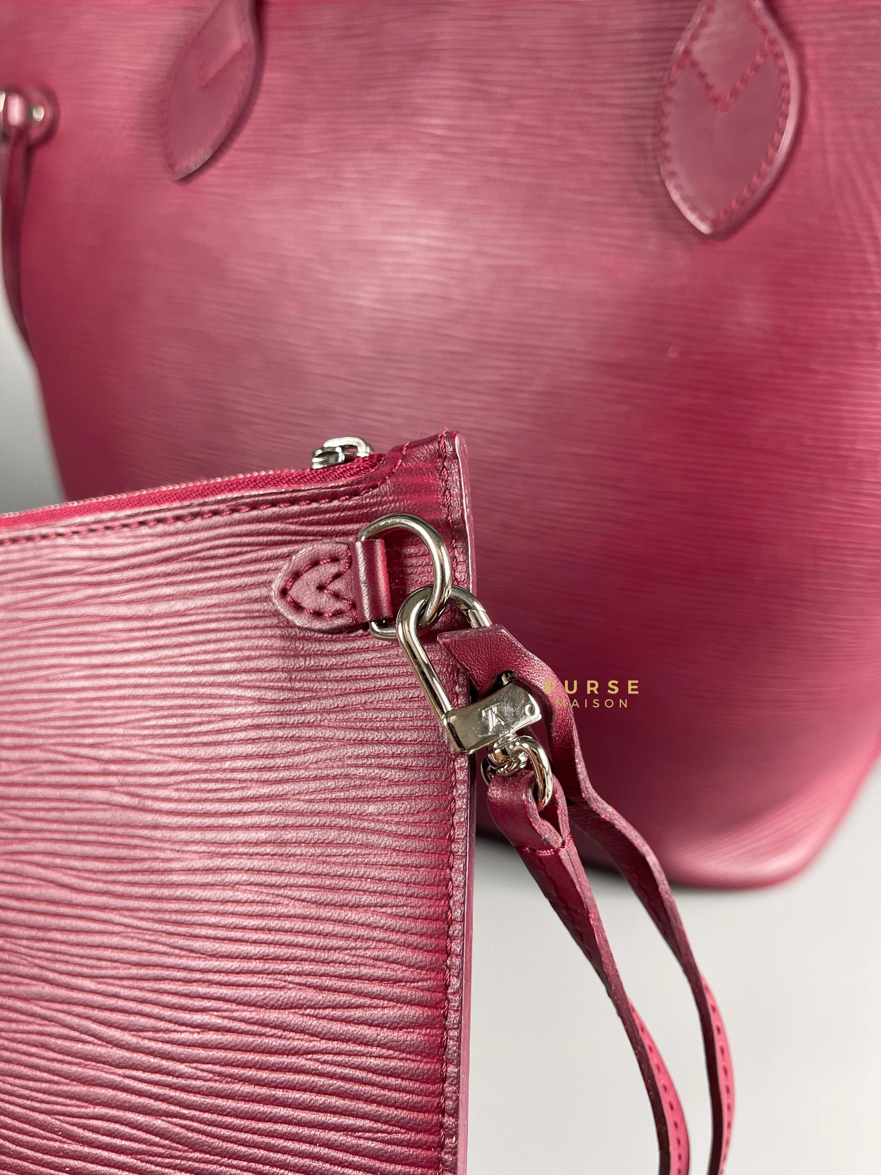 Louis Vuitton Epi Leather Neverfull Bag Red (Date Code: FL2133)