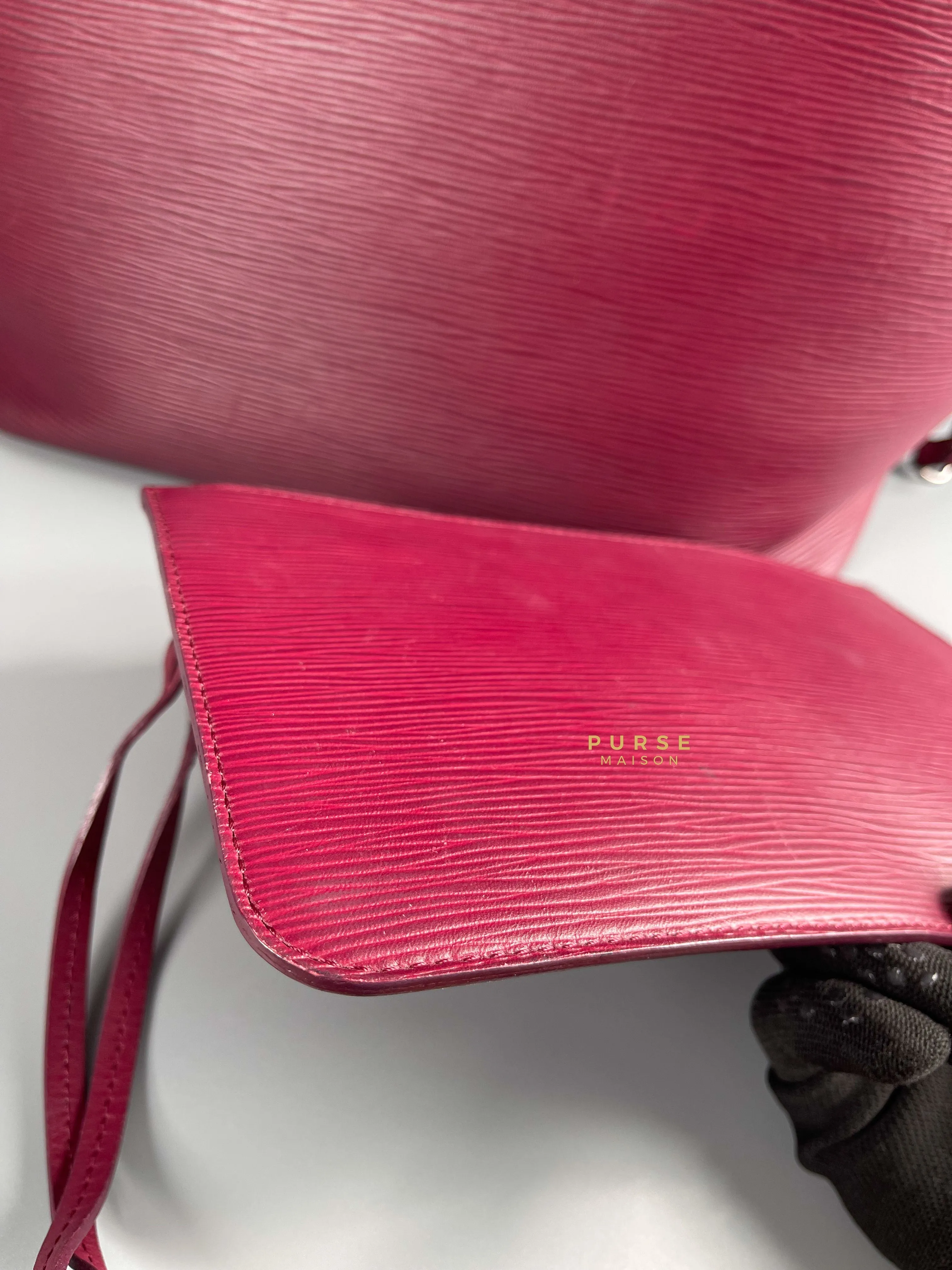 Louis Vuitton Epi Leather Neverfull Bag Red (Date Code: FL2133)