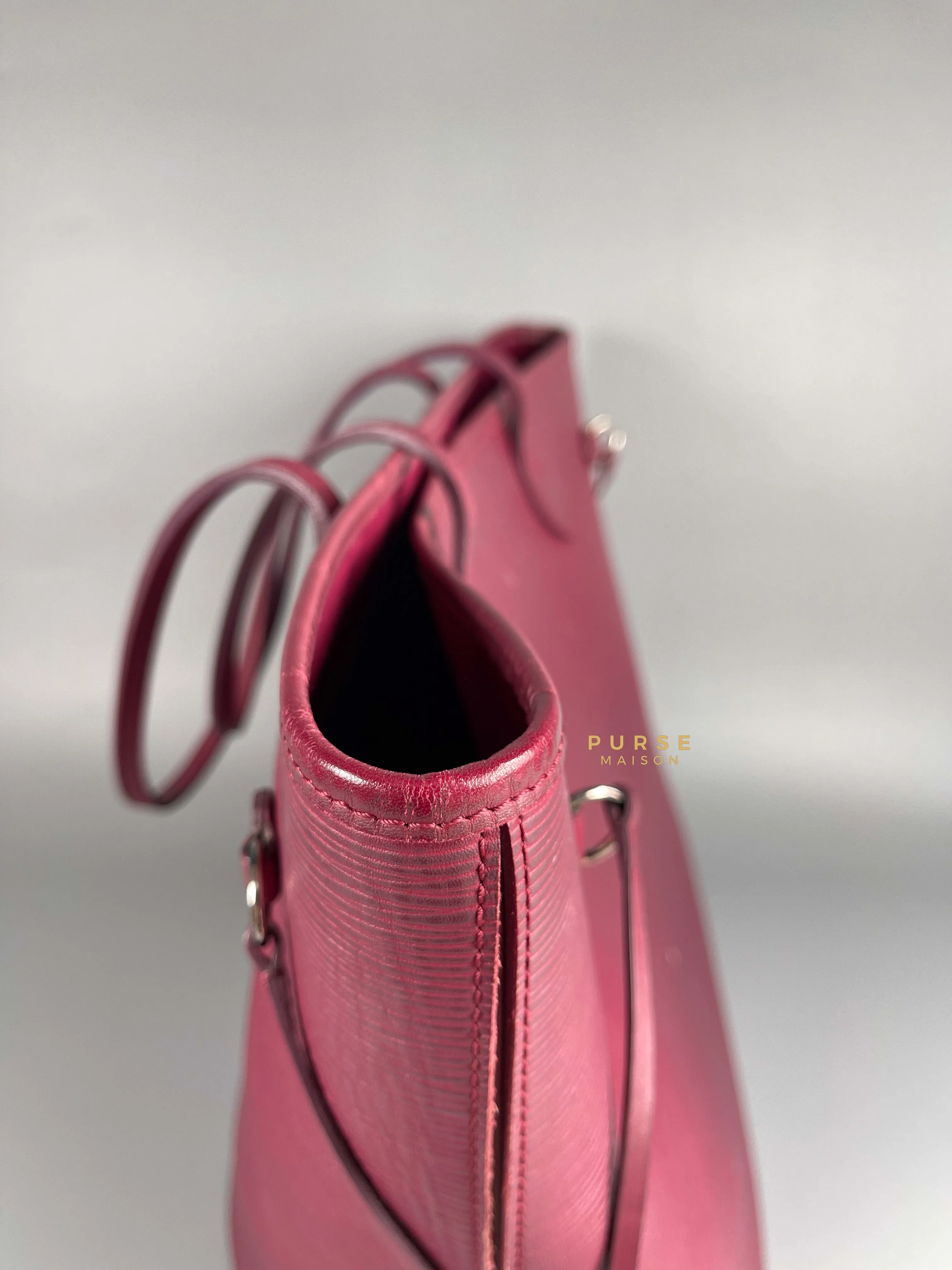 Louis Vuitton Epi Leather Neverfull Bag Red (Date Code: FL2133)