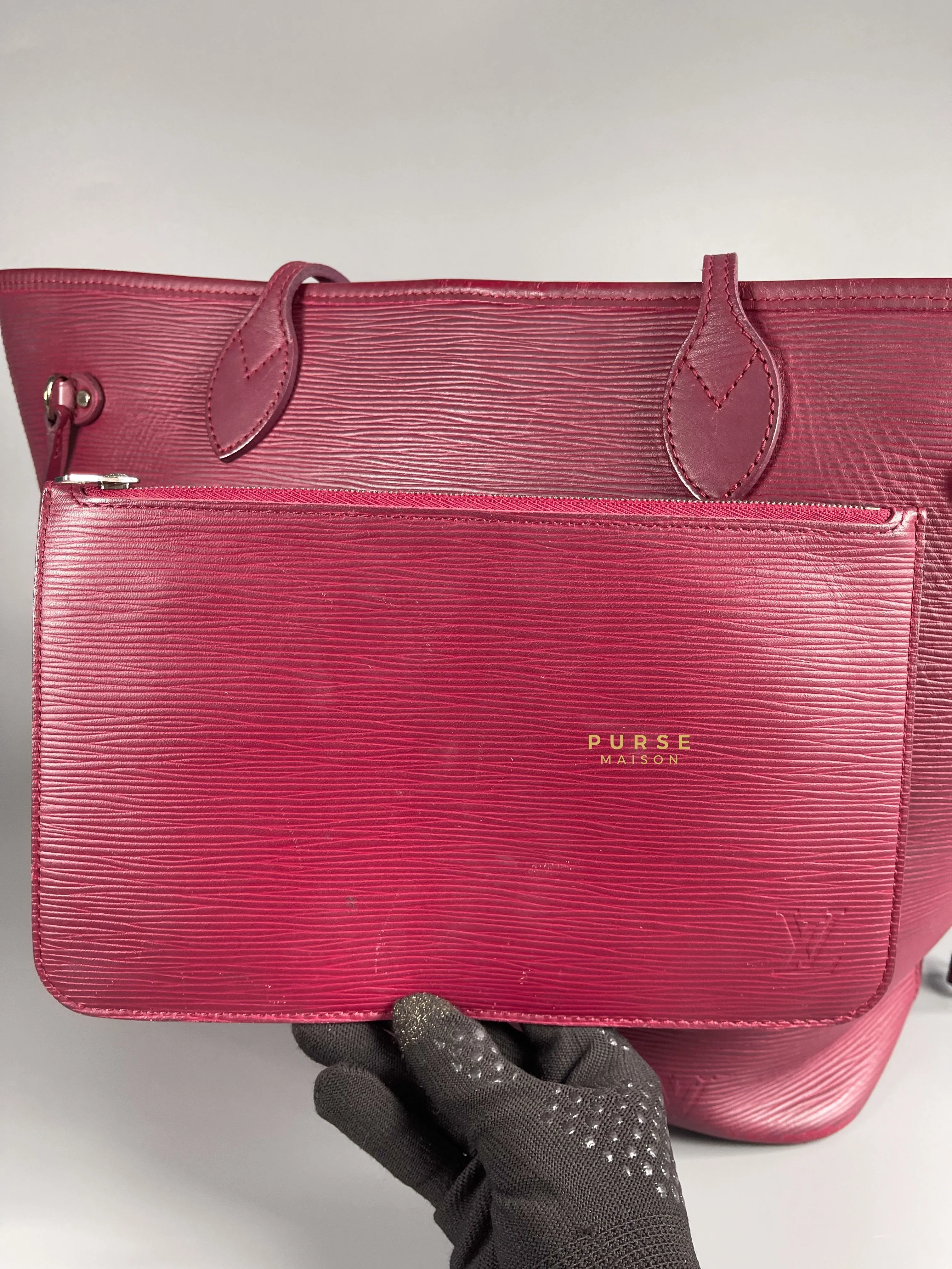 Louis Vuitton Epi Leather Neverfull Bag Red (Date Code: FL2133)