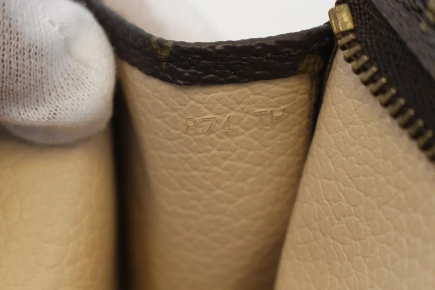 LOUIS VUITTON Monogram Poche Toilette 15 Cosmetics Pouch