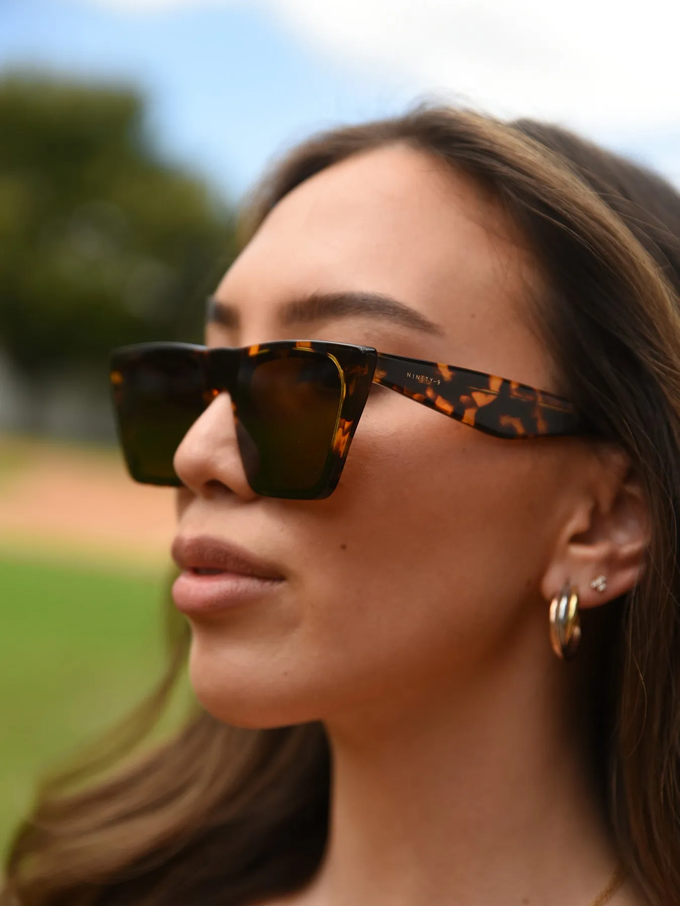 MOODY - Sunglasses • Brown Tortoise
