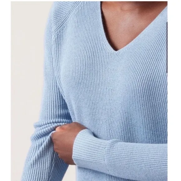 NWT Athleta Hanover Refined Merino Wool V-Neck Sweater Pullover Blue Ribbed