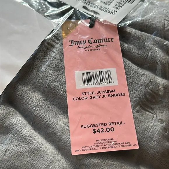 NWT JUICY COUTURE Embossed Logo Short Sleeve Velvet Fleece Lounge Set in Grey