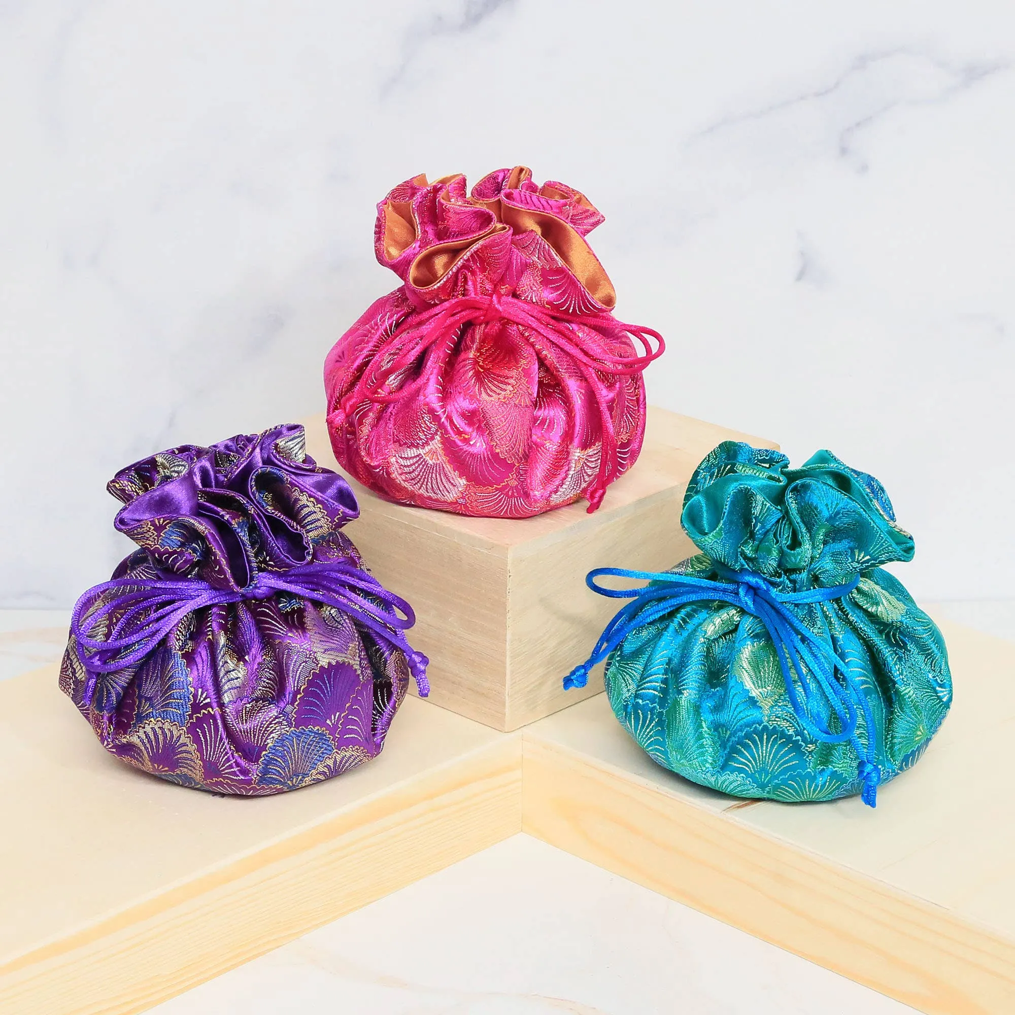 Seashells Brocade Jewelry Pouch
