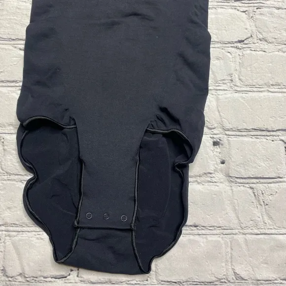 Skims seamless sculpt brief bodysuit size Large Onix