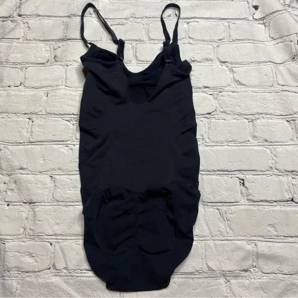 Skims seamless sculpt brief bodysuit size Large Onix