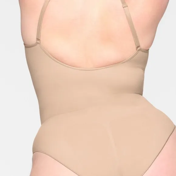 Skims seamless sculpt brief bodysuit size small color Mica
