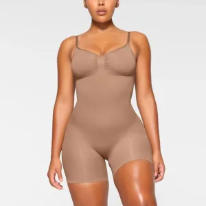 SKIMS Seamless Sculpt MID THIGH BODYSUIT | Color- Sienna | NEW!!!!🤎
