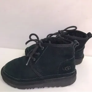 Ugg Neumel Kid’s Boot In Black 1017320k