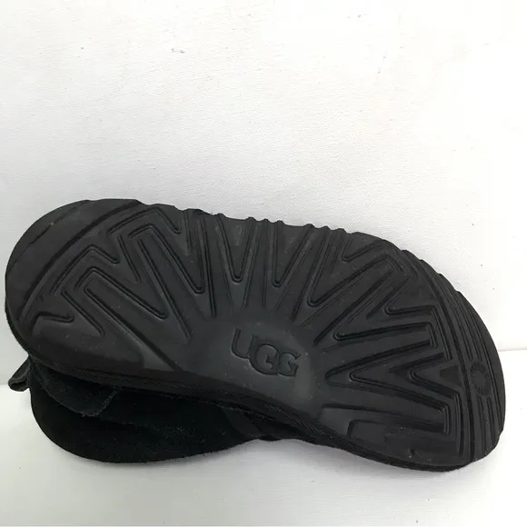 Ugg Neumel Kid’s Boot In Black 1017320k