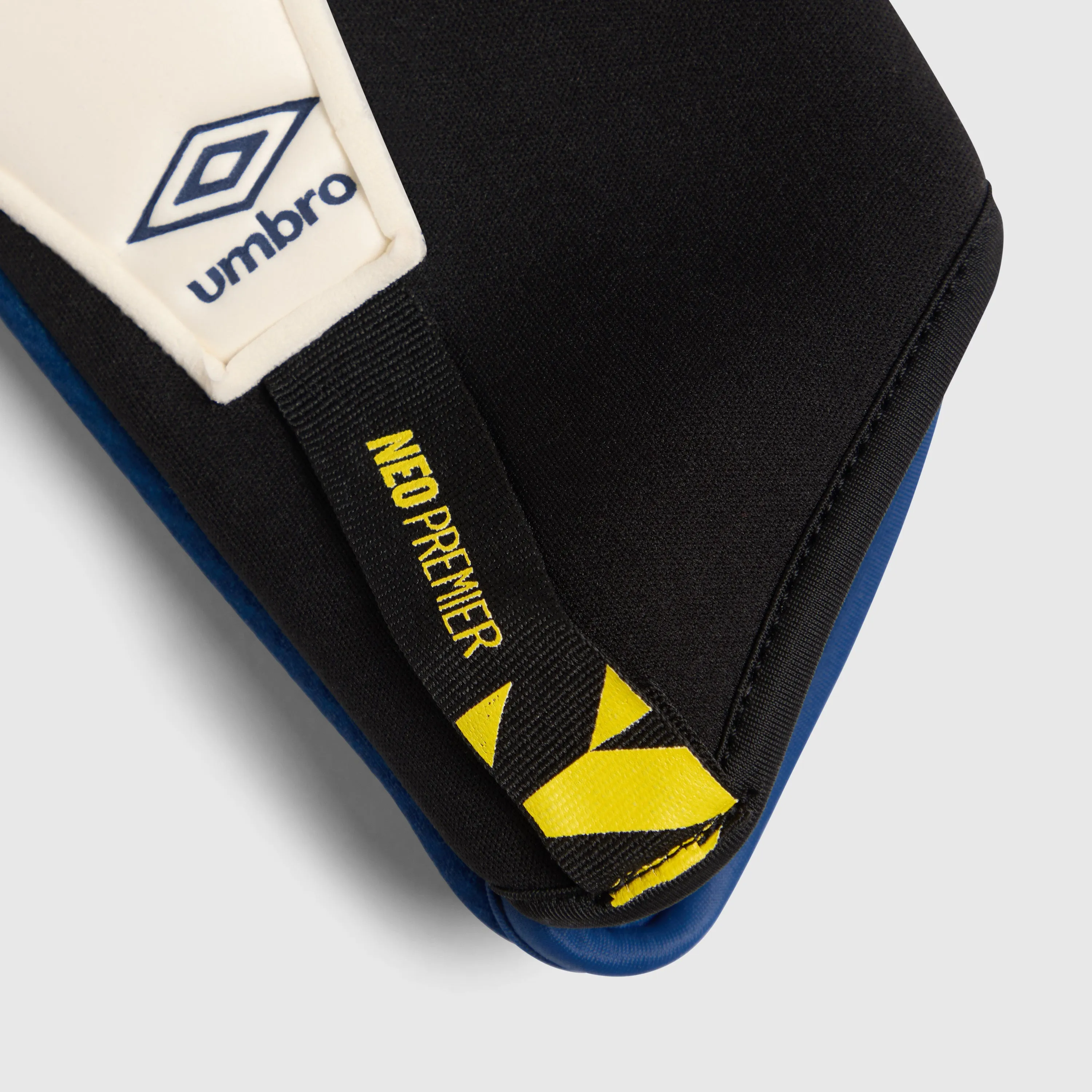UMBRO Neo Premier Glove Adult