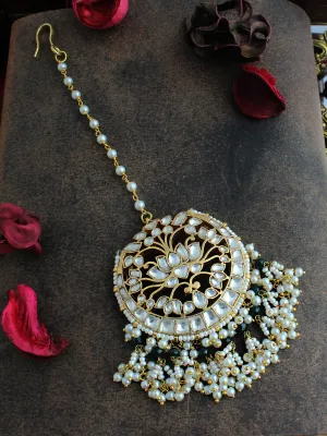 Urvashi Kundan Maang Tikka
