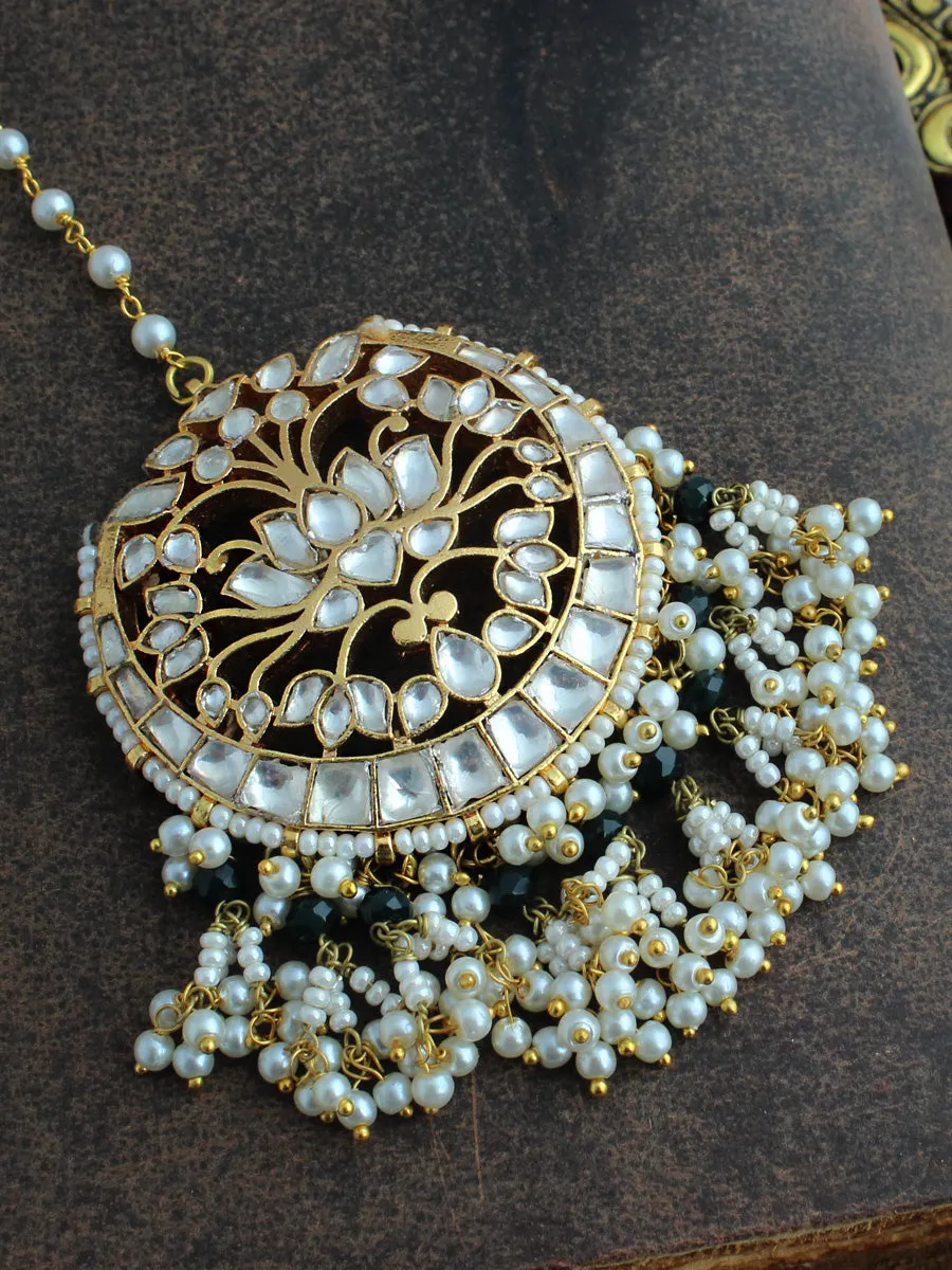 Urvashi Kundan Maang Tikka
