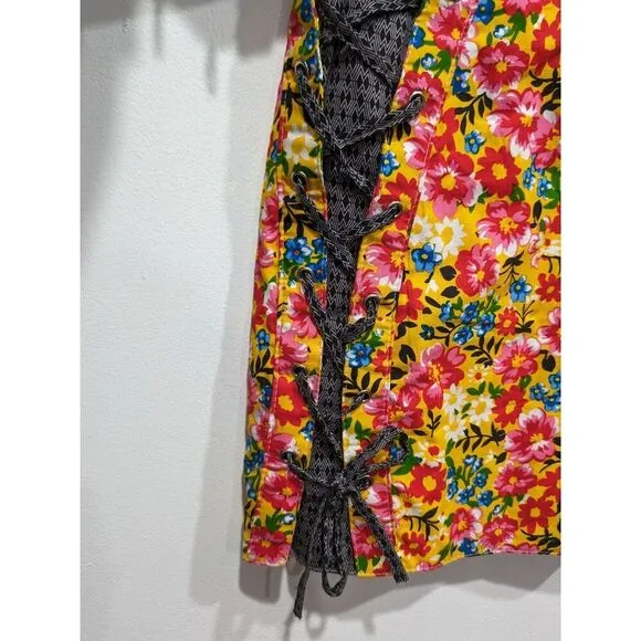 Zand Amsterdam 4 in 1 Floral Reversible Adjustable Snap Waist Skirt with Pouch