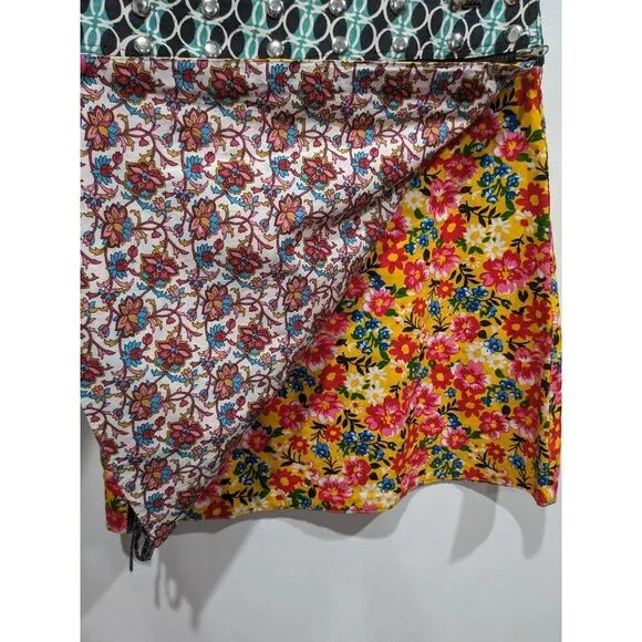 Zand Amsterdam 4 in 1 Floral Reversible Adjustable Snap Waist Skirt with Pouch