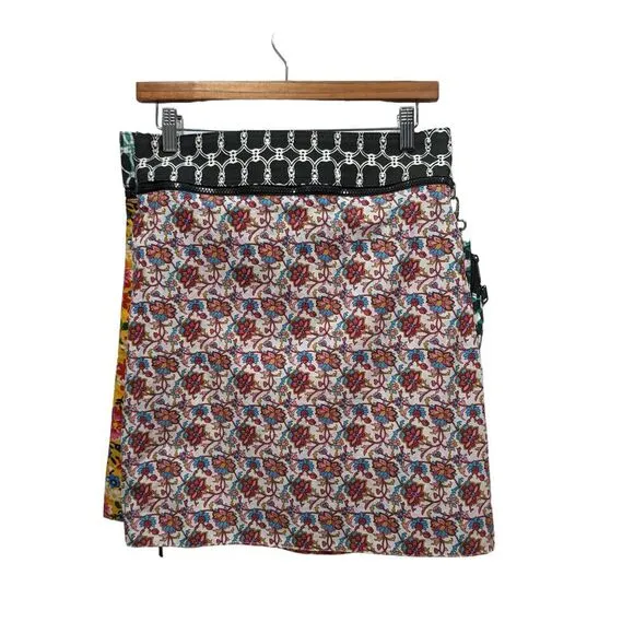 Zand Amsterdam 4 in 1 Floral Reversible Adjustable Snap Waist Skirt with Pouch